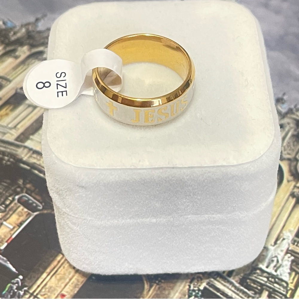 High Quality Size 8mm 316 Titanium Steel 18K Silver Plated Gold. New without tag